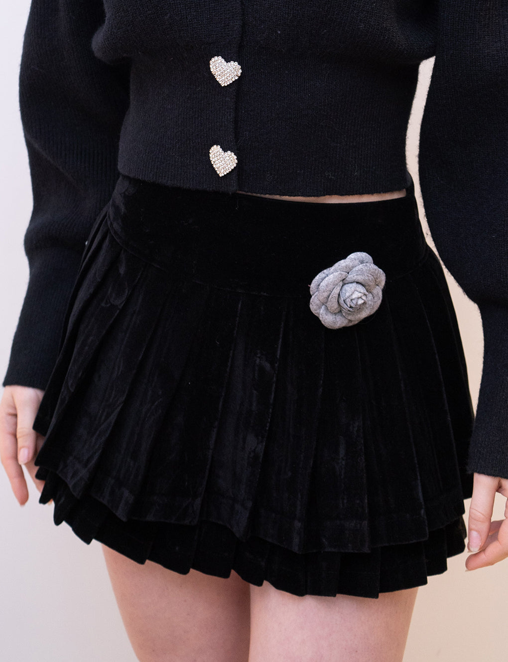 Pleated Velvet-texture Flower-embellished Skorts